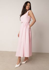Born2be - Różowa Elegancka Sukienka z Wiskozy i Bawełny na Szerokich Ramiączkach Naisia. Kolor: różowy. Materiał: wiskoza, bawełna. Długość rękawa: na ramiączkach. Typ sukienki: rozkloszowane. Styl: elegancki #3