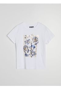 Sinsay - Bawełniana koszulka z nadrukiem - biały. Kolor: biały. Materiał: bawełna. Wzór: nadruk #1