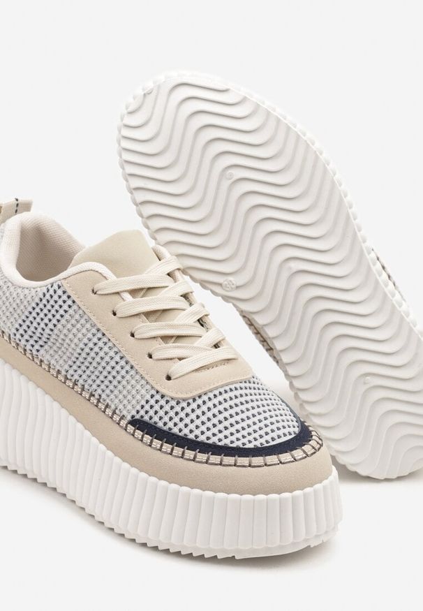 Born2be - Niebiesko-Beżowe Sneakersy na Grubej Podeszwie z Tłoczeniami Zdobione Przeszyciami Falinia. Okazja: na co dzień. Kolor: niebieski. Materiał: jeans. Wzór: aplikacja