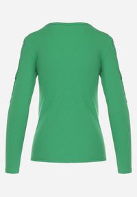 Born2be - Zielona Elastyczna Bluzka z Ozdobną Koronką Lithaa. Kolor: zielony. Materiał: koronka. Wzór: koronka