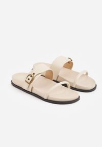 Born2be - Beżowe Klapki z Dwoma Paskami i Metaliczną Klamrą Doriax. Okazja: na spacer, na co dzień. Kolor: beżowy. Styl: casual, klasyczny #2