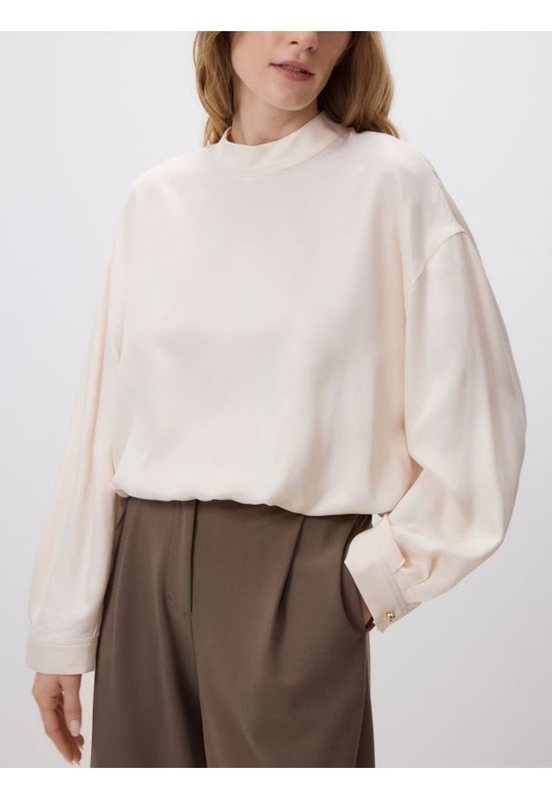 Reserved - Wiskozowa bluzka - kremowy. Kolor: kremowy. Materiał: wiskoza