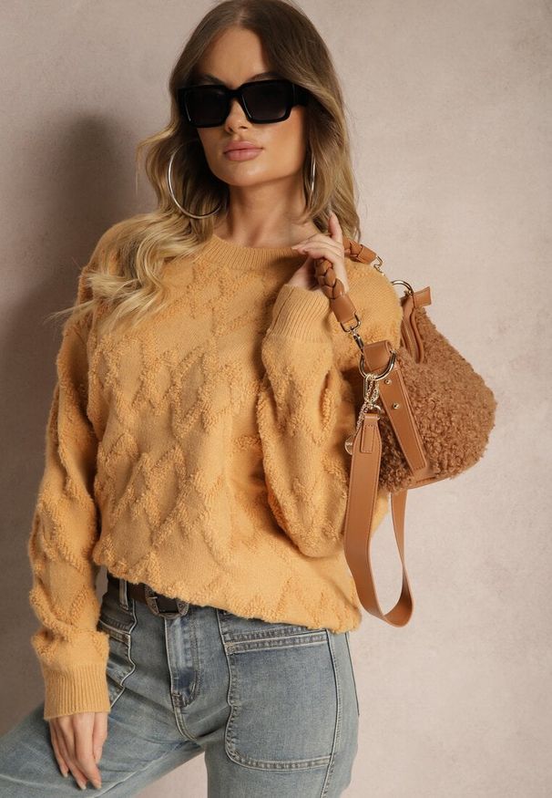 Renee - Żółty Luźny Sweter o Pudełkowym Kroju i Tłoczonym Splocie ze Ściągaczami Elomara. Okazja: na co dzień. Kolor: żółty. Materiał: jeans. Wzór: ze splotem. Styl: casual, elegancki