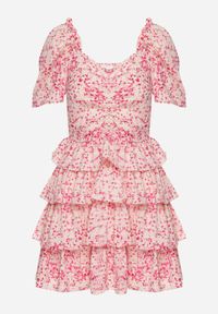 Renee - Różowa Sukienka o Rozkloszowanym Fasonie z Falbankami w Drobny Wzór Uveria. Okazja: na spacer. Typ kołnierza: kołnierz z falbankami. Kolor: różowy. Długość rękawa: krótki rękaw. Typ sukienki: rozkloszowane. Styl: klasyczny #4