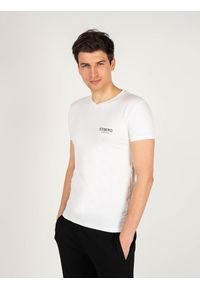 Iceberg T-shirt | ICE1UTS02 | Mężczyzna | Biały. Typ kołnierza: dekolt w kształcie V. Kolor: biały. Materiał: bawełna, elastan. Wzór: nadruk