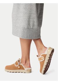sorel - Sorel Kapcie VIIbe™ Clog Suede Cozy 2048521253 Brązowy. Kolor: brązowy. Materiał: zamsz, skóra #6