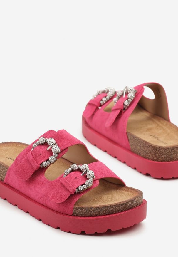 Renee - Fuksjowe Klapki na Platformie z Korka Ozdobione Cyrkoniami Orrisca. Kolor: różowy. Materiał: jeans. Wzór: aplikacja. Sezon: lato. Obcas: na platformie