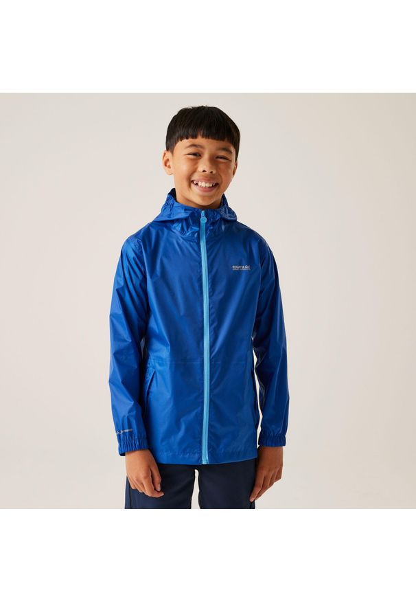 Regatta - Kurtka trekkingowa dziecięca Pack It Jacket III kieszonkowa. Kolor: zielony. Styl: sportowy. Sport: turystyka piesza