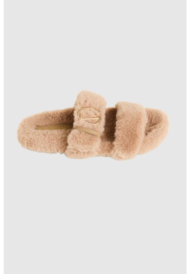 Valentino by Mario Valentino - VALENTINO Beżowe klapki damskie z syntetycznego futerka. Kolor: beżowy. Materiał: syntetyk, futro