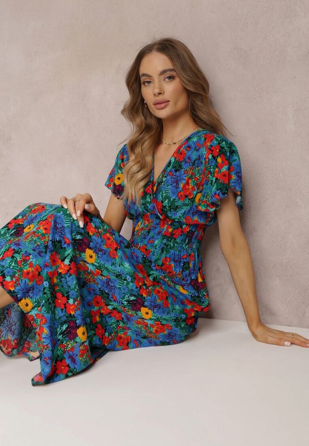 Renee - Niebieska Rozkloszowana Sukienka Maxi z Gumką w Pasie z Wiskozy Femia. Kolor: niebieski. Materiał: wiskoza. Długość: maxi