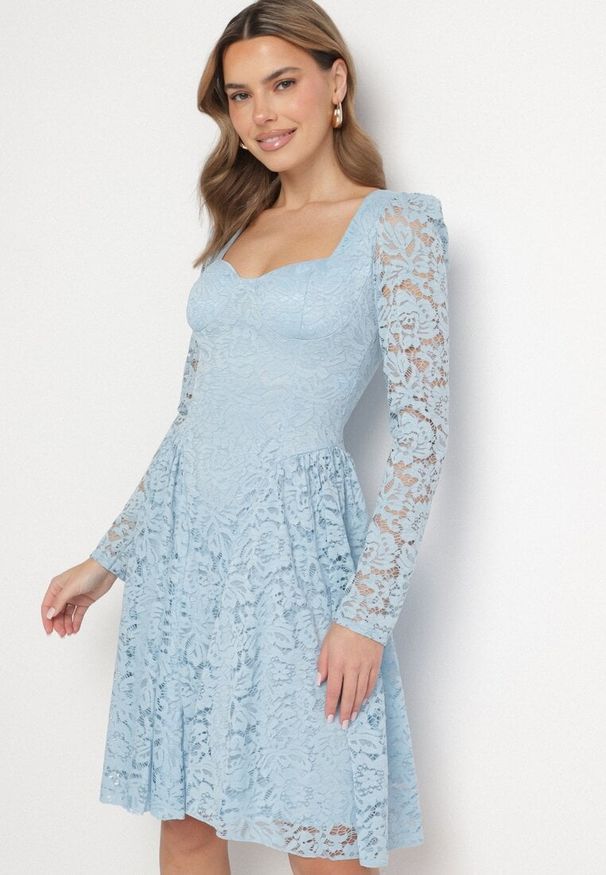 Born2be - Niebieska Sukienka Koronkowa o Rozkloszowanym Kroju Telomira. Okazja: na co dzień. Kolor: niebieski. Materiał: koronka. Długość rękawa: długi rękaw. Typ sukienki: rozkloszowane, proste. Styl: casual, klasyczny