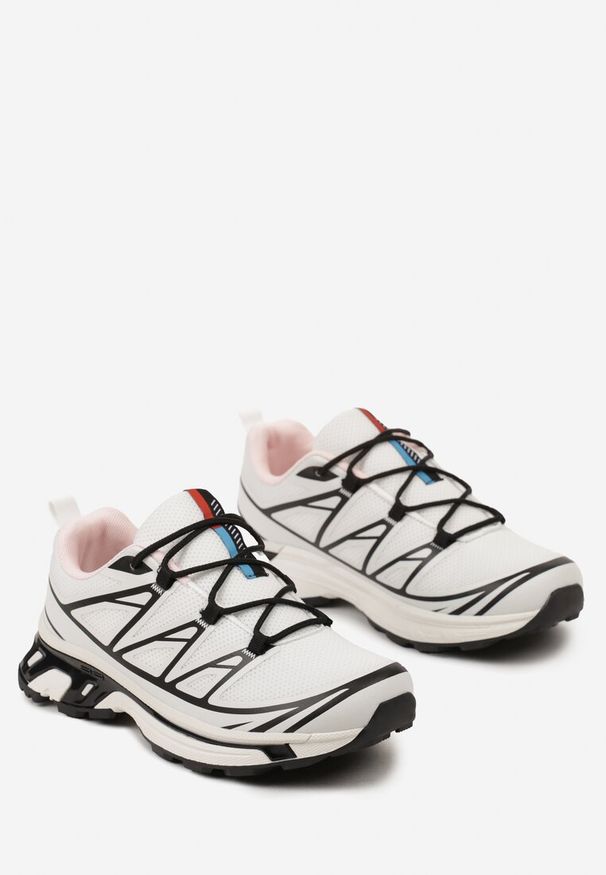 Renee - Biało-Czarne Sneakersy z Ozdobnymi Wstawkami i Ściąganą Gumką Aineri. Nosek buta: okrągły. Kolor: biały. Materiał: materiał. Obcas: na obcasie. Wysokość obcasa: niski