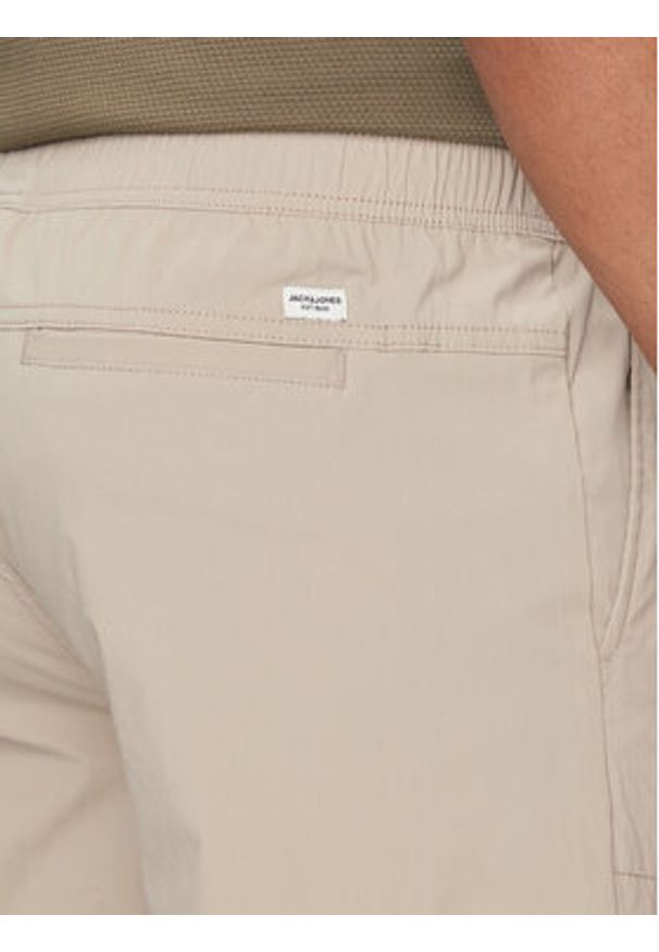 Jack & Jones - Jack&Jones Szorty materiałowe Velo 12249100 Beżowy Regular Fit. Kolor: beżowy. Materiał: syntetyk