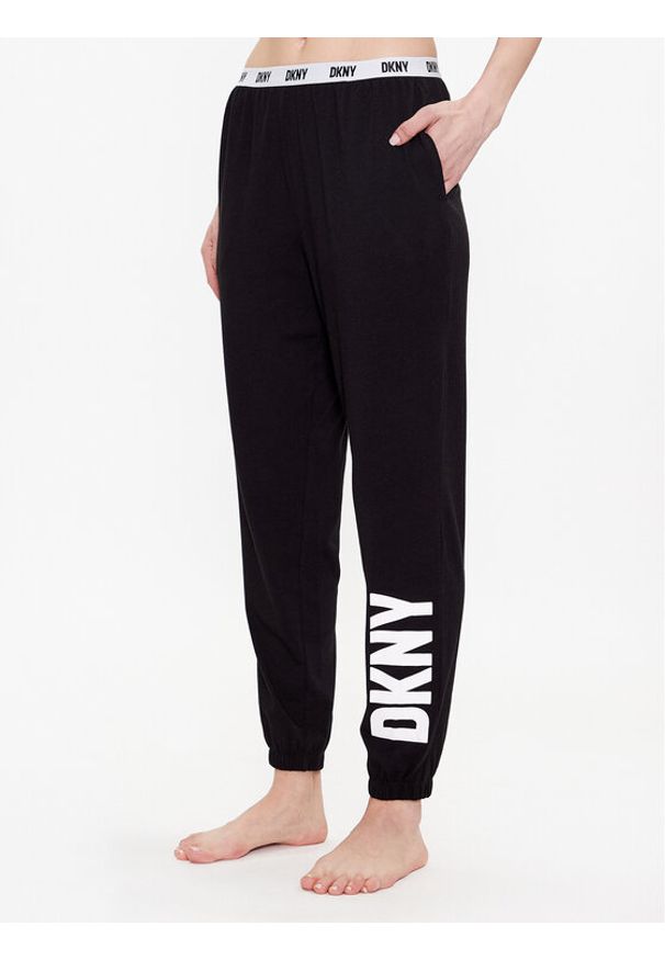 DKNY Spodnie piżamowe YI2822635 Czarny Regular Fit. Kolor: czarny. Materiał: bawełna