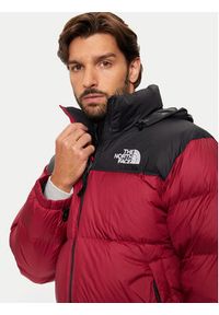 The North Face Kurtka puchowa 1996 Retro Nuptse NF0A3C8D Czerwony Loose Fit. Kolor: czerwony. Materiał: syntetyk. Styl: retro