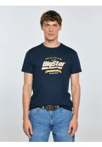 Big-Star - Koszulka męska z nadrukiem granatowa Briss 403. Okazja: na co dzień. Kolor: niebieski. Materiał: jeans, bawełna, skóra. Wzór: nadruk. Styl: vintage, klasyczny, casual