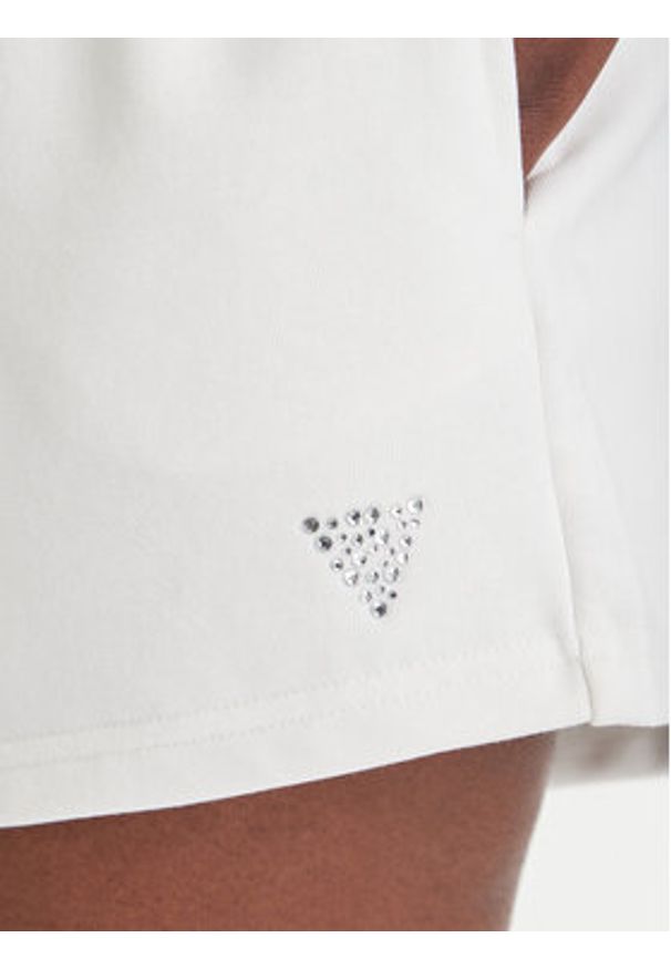 Guess Szorty sportowe V6GD14 K3090 Biały Regular Fit. Kolor: biały. Materiał: syntetyk