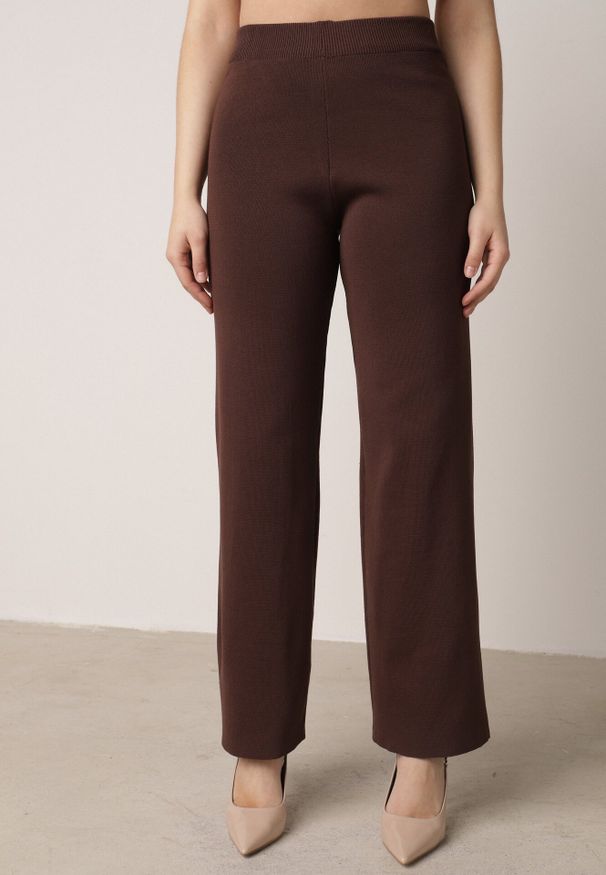 Born2be - Brązowy Komplet z Wiskozą Kamizelka z Ozdobami 3D i Szerokie Spodnie Eleti. Kolor: brązowy. Materiał: wiskoza. Wzór: aplikacja