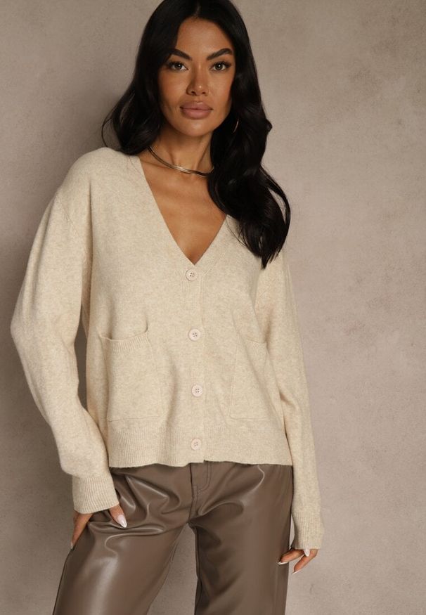 Renee - Beżowy Kardigan na Guziki z Domieszką Kaszmiru Vetiella. Okazja: na co dzień. Kolor: beżowy. Materiał: kaszmir. Styl: casual, elegancki