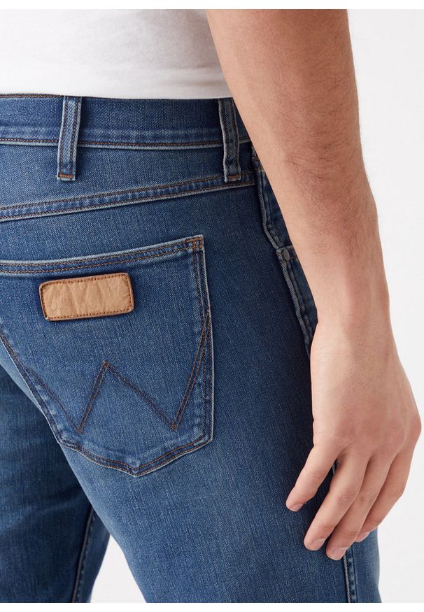 Wrangler - WRANGLER GREENSBORO MĘSKIE SPODNIE JEANSOWE GREEN TWIST W15QXP409 112145833