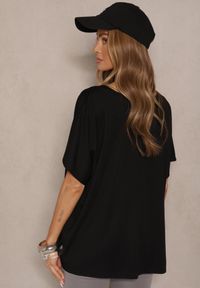 Renee - Czarny T-shirt z Wiskozą w Stylu Nietoperza Liofala. Okazja: na co dzień. Kolor: czarny. Materiał: wiskoza. Styl: elegancki, casual #4