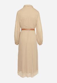 Born2be - Beżowa Plisowana Sukienka o Koszulowym Kroju z Dodatkowym Paskiem Mialessa. Okazja: na co dzień. Kolor: beżowy. Materiał: materiał. Typ sukienki: koszulowe. Styl: casual, elegancki, klasyczny #3