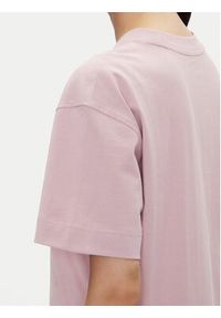 Lee T-Shirt Pocket 112363619 Fioletowy Relaxed Fit. Kolor: fioletowy. Materiał: bawełna