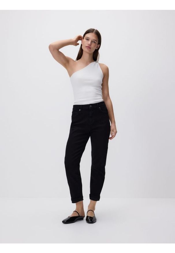 Reserved - Jeansy boyfriend slim - czarny. Kolor: czarny