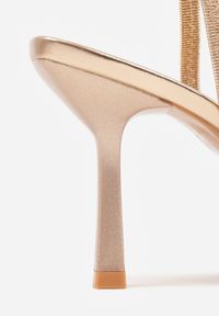 Renee - Szampańskie Szpilki z Odkrytą Piętą i Transparentnym Noskiem z Cyrkoniami Kalinata. Okazja: na co dzień. Kolor: złoty. Materiał: jeans, koronka. Wzór: aplikacja. Obcas: na szpilce. Styl: casual, klasyczny, wizytowy #8