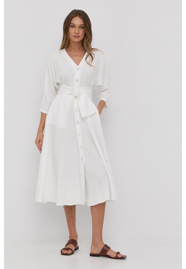 Nissa sukienka kolor biały midi rozkloszowana. Kolor: biały. Materiał: tkanina. Długość rękawa: krótki rękaw. Typ sukienki: rozkloszowane. Długość: midi