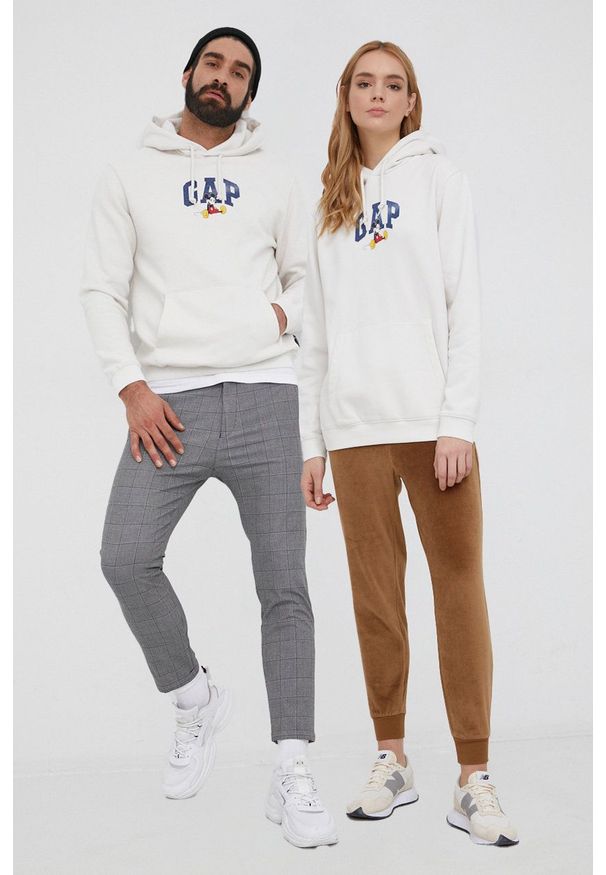 GAP Bluza x Disney kolor biały z kapturem z nadrukiem. Okazja: na co dzień. Typ kołnierza: kaptur. Kolor: biały. Materiał: dzianina. Wzór: nadruk, motyw z bajki. Styl: casual