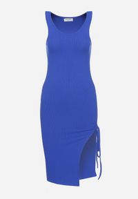 Born2be - Granatowa Bawełniana Sukienka na Ramiączka z Prążkowanego Materiału z Troczkami Moavie. Kolor: niebieski. Materiał: materiał, bawełna, prążkowany. Długość rękawa: na ramiączkach. Wzór: aplikacja. Styl: elegancki, wizytowy #6