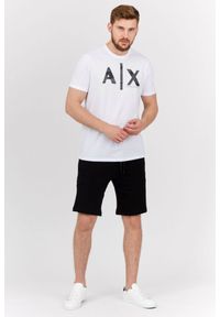 Armani Exchange - ARMANI EXCHANGE Biały t-shirt męski z szarym logo. Kolor: biały. Materiał: prążkowany