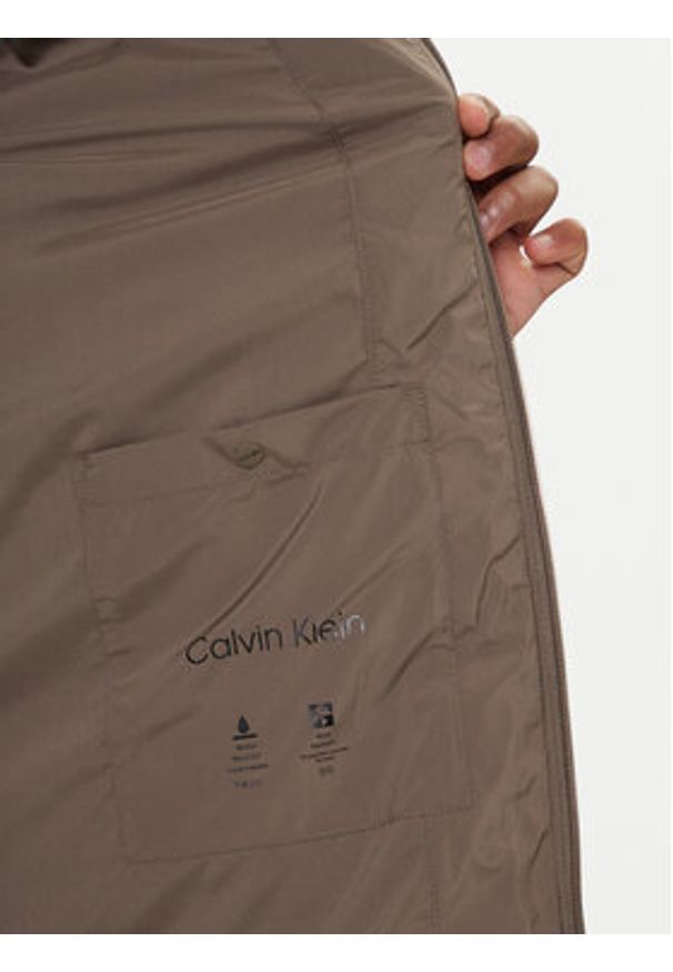 Calvin Klein Kurtka puchowa LV04LD516G Beżowy Regular Fit. Kolor: beżowy. Materiał: syntetyk