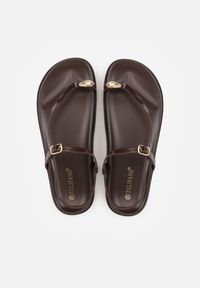 Renee - Brązowe Sandały Japonki na Palec na Platformie z Metaliczną Ozdobą Rinevia. Kolor: brązowy. Materiał: jeans. Wzór: aplikacja. Sezon: lato. Obcas: na platformie. Styl: elegancki #2