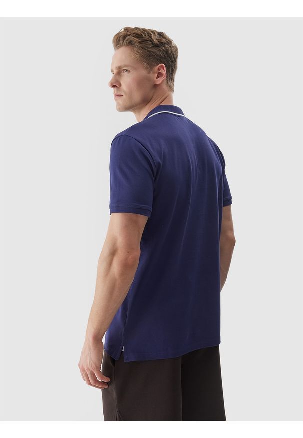 4f - 4F Koszulka polo regular męska - granatowa M. Okazja: na co dzień. Typ kołnierza: polo. Kolor: niebieski. Materiał: dzianina, bawełna. Wzór: ze splotem. Styl: casual, klasyczny, sportowy