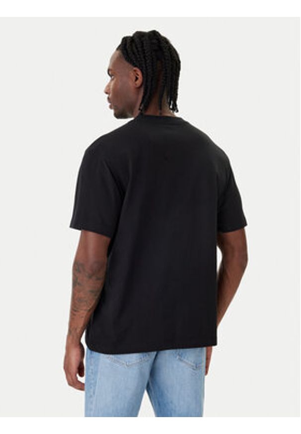 Calvin Klein T-Shirt LV04LF812G Czarny Slim Fit. Kolor: czarny. Materiał: bawełna