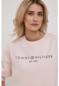TOMMY HILFIGER - Tommy Hilfiger bluza damska kolor różowy. Kolor: różowy. Materiał: bawełna. Wzór: nadruk. Styl: klasyczny #2
