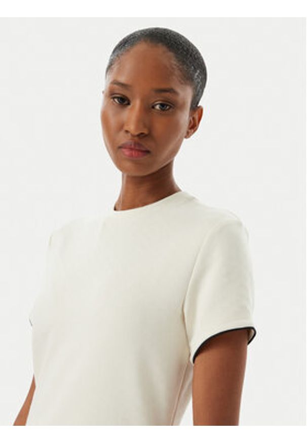 Guess Sukienka codzienna V6GK07 K3002 Écru Regular Fit. Okazja: na co dzień. Kolor: kremowy. Materiał: syntetyk. Typ sukienki: proste. Styl: casual