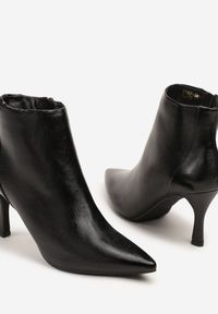 Renee - Czarne Klasyczne Botki na Obcasie Typu Szpilka ze Szpiczastym Noskiem Falonea. Okazja: na co dzień. Nosek buta: szpiczasty. Kolor: czarny. Materiał: jeans. Obcas: na obcasie. Styl: klasyczny. Wysokość obcasa: średni #6