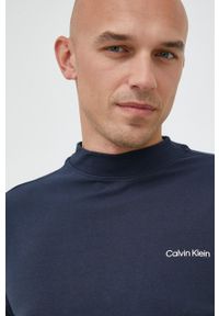 Calvin Klein longsleeve męski kolor granatowy gładki. Okazja: na co dzień. Kolor: niebieski. Długość rękawa: długi rękaw. Wzór: gładki. Styl: casual #4