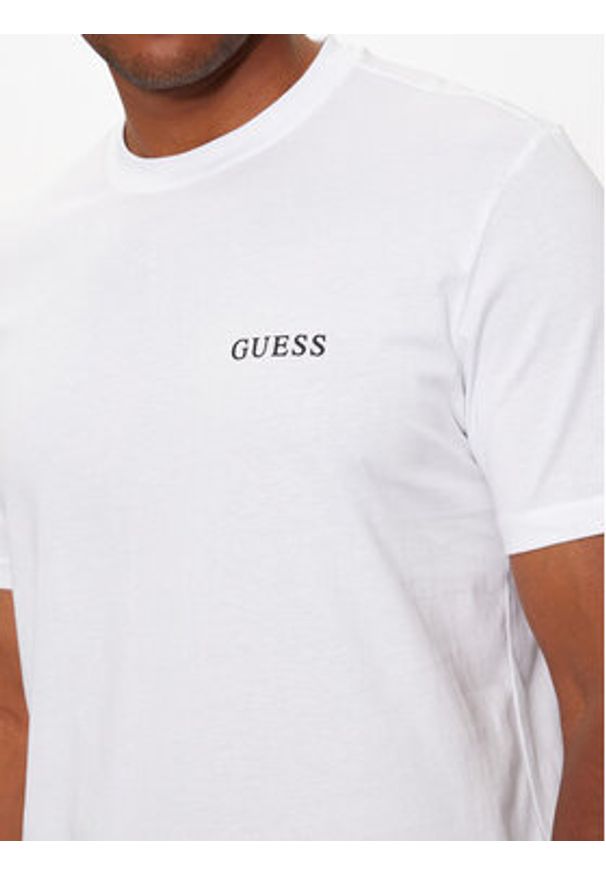 Guess T-Shirt U4BM03 KCAM1 Biały Regular Fit. Kolor: biały. Materiał: bawełna