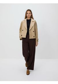 Reserved - Szerokie spodnie z kantem - brązowy. Kolor: brązowy. Materiał: wiskoza, tkanina #1