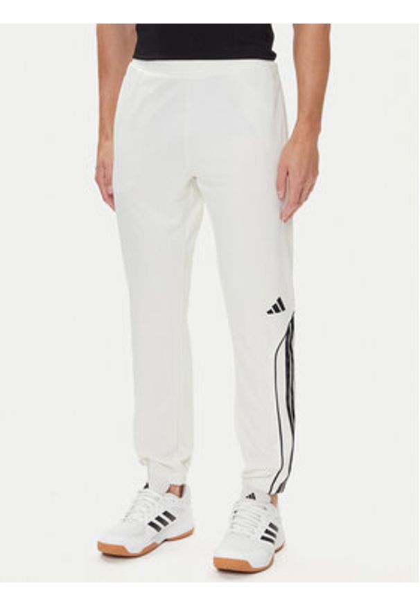 Adidas - adidas Dres 3-Stripes JX5527 Biały Regular Fit. Kolor: biały. Materiał: syntetyk