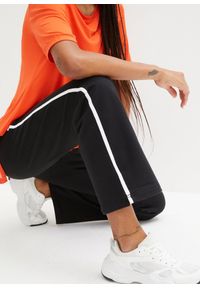 bonprix - Spodnie dresowe z czystej bawełny. Kolor: czarny. Materiał: dresówka, bawełna. Styl: sportowy #2