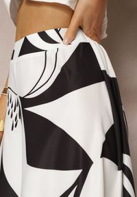 Renee - Czarno-Białe Szerokie Spodnie Palazzo z Wiskozy High Waist z Gumką w Pasie Vorrlea. Okazja: na co dzień. Stan: podwyższony. Kolor: czarny. Materiał: wiskoza. Styl: casual #3