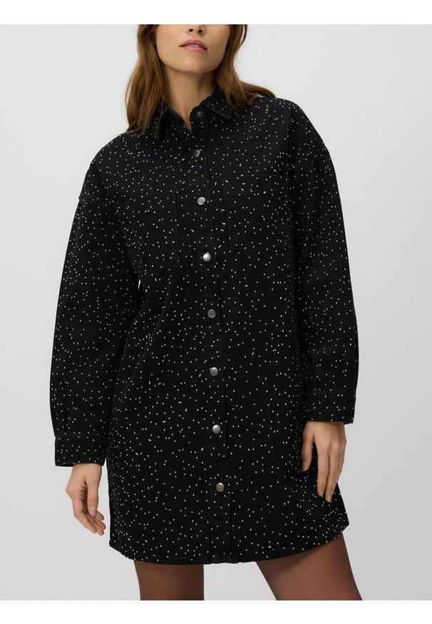 Reserved - Sukienka ze strasem - czarny. Kolor: czarny. Materiał: bawełna, tkanina