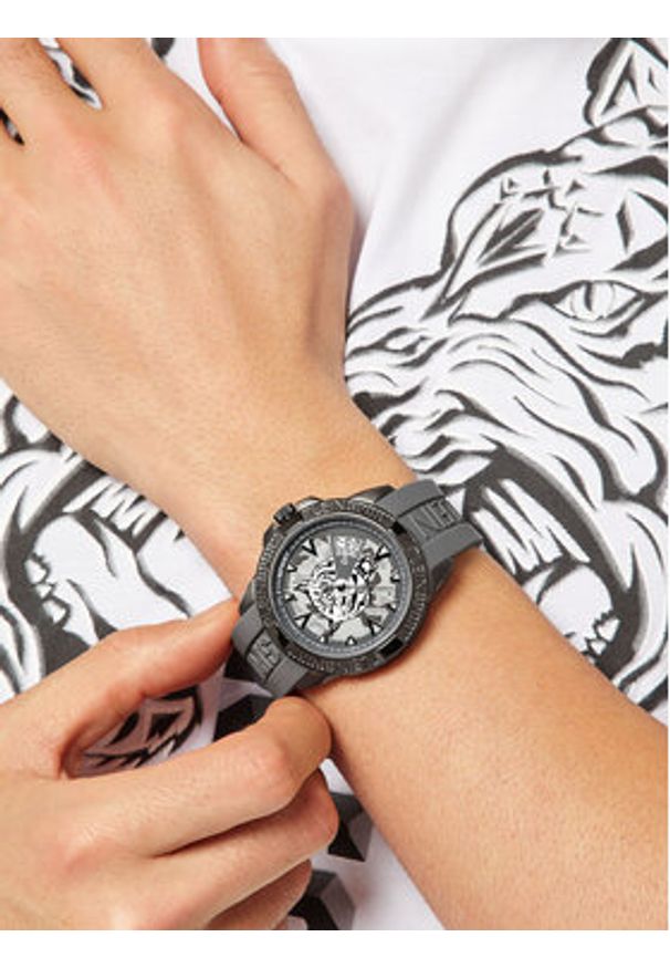 Plein Sport Zegarek Touchdown Camo PSFBA0223 Szary. Kolor: szary. Styl: sportowy