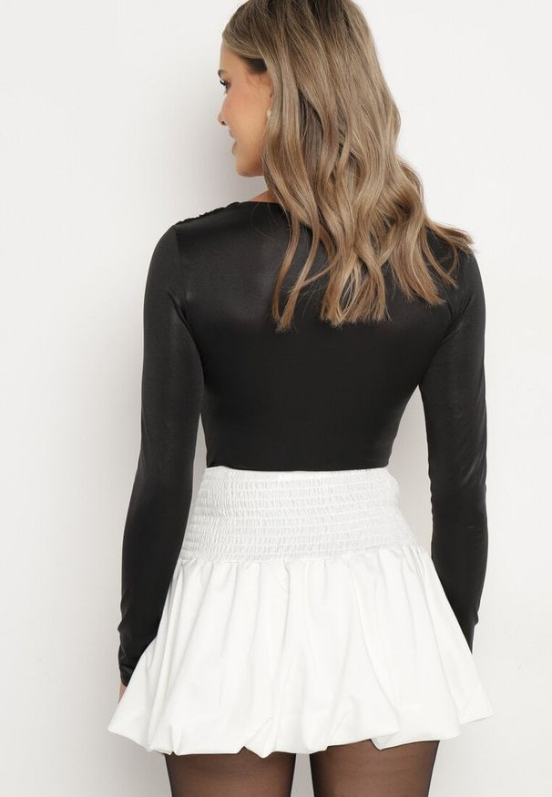 Born2be - Biała Rozkloszowana Spódnica Bufiasta z Elastyczną Gumką w Pasie Hetilda. Okazja: na co dzień, na spotkanie biznesowe. Stan: podwyższony. Kolor: biały. Styl: casual, biznesowy, elegancki