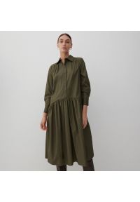 Reserved - Sukienka z szeroką falbaną - Zielony. Kolor: zielony #1